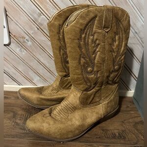 Tan Western Cowboy Boots Snug Ladies 10 Heeled Lined Redneck
